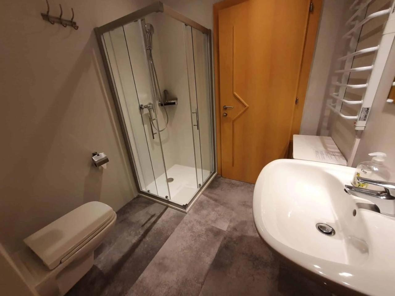 Apartment mit Dusche - 8